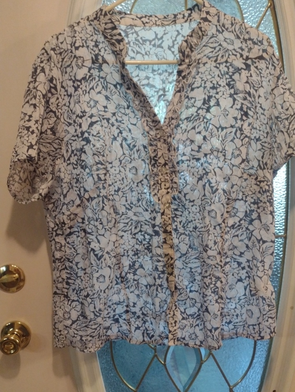 Floral Short-Sleeve Button Front Top in Navy and White